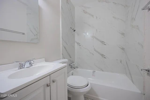 $1,095 | 864 East Chandler Boulevard, Unit 14, Chandler, AZ 85225