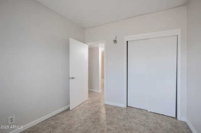 $1,095 | 864 East Chandler Boulevard, Unit 14, Chandler, AZ 85225