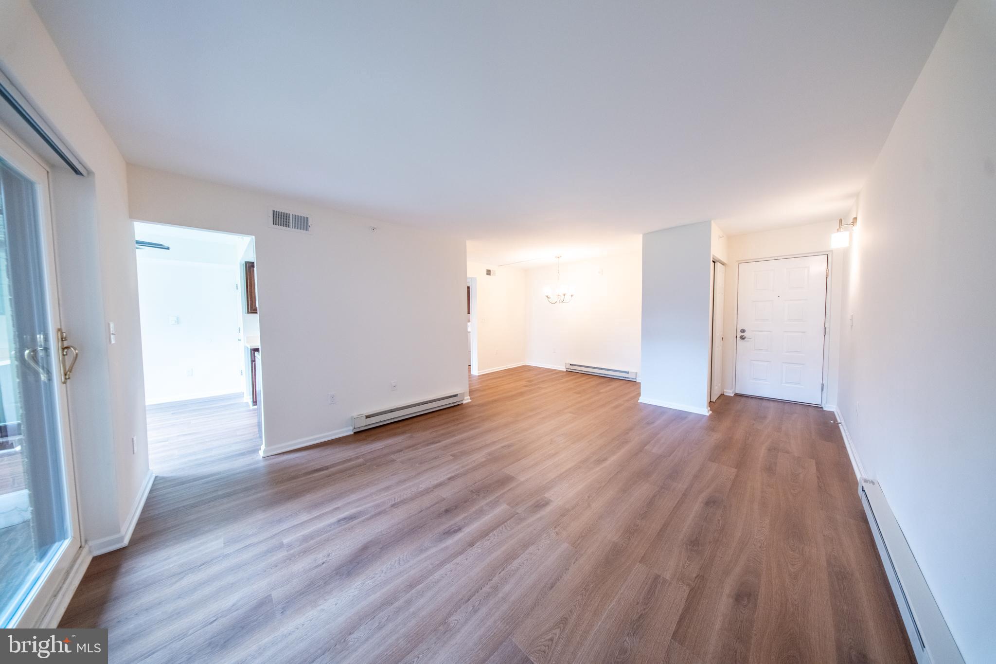 15210 Elkridge Way, Unit 912J Silver Spring, MD 20906 - Photo 10 of 35 Living room