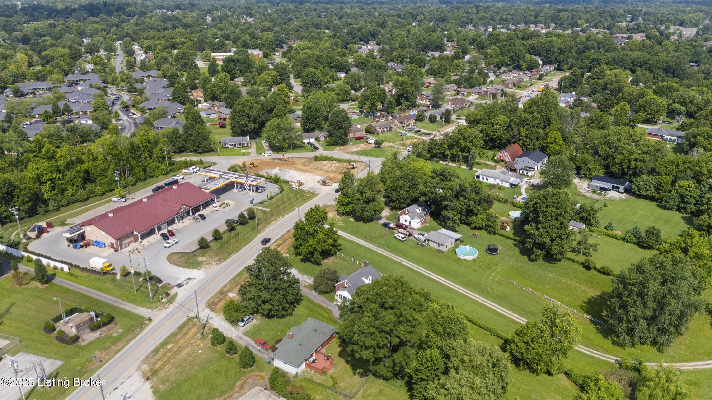 5501 Billtown Road Louisville, KY 40299 - Photo 5 of 16 dji_20250730112945_0006_d