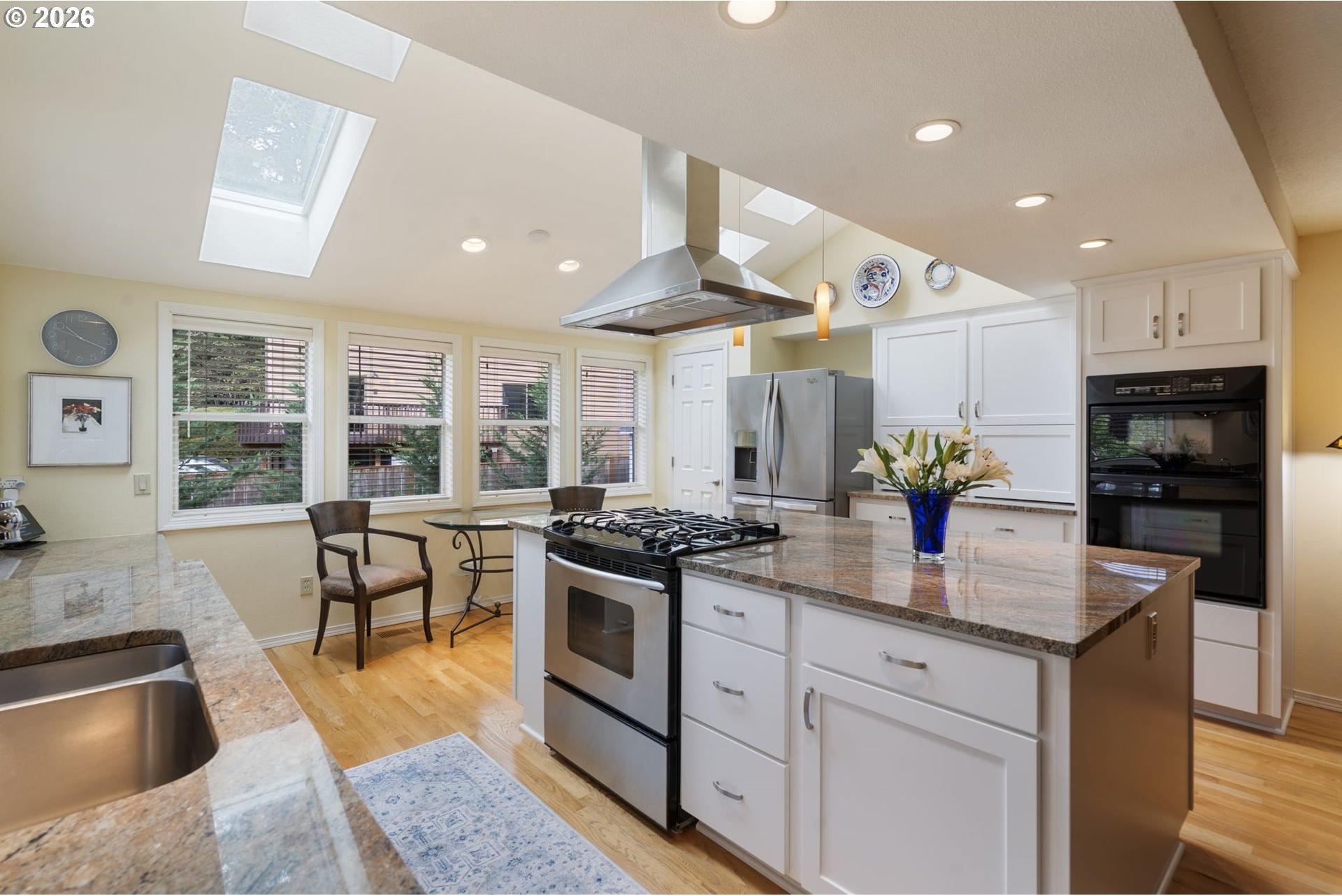 2275 Southwest 77th Place Portland, OR 97225 - Photo 10 of 41 Gallery Image 10