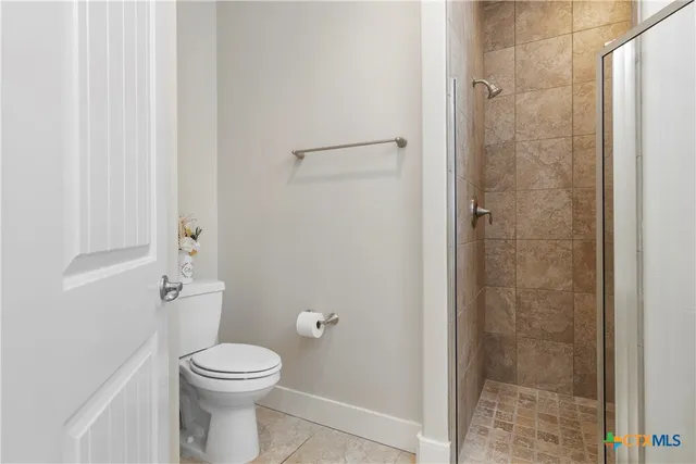 a view of entryway and workspace