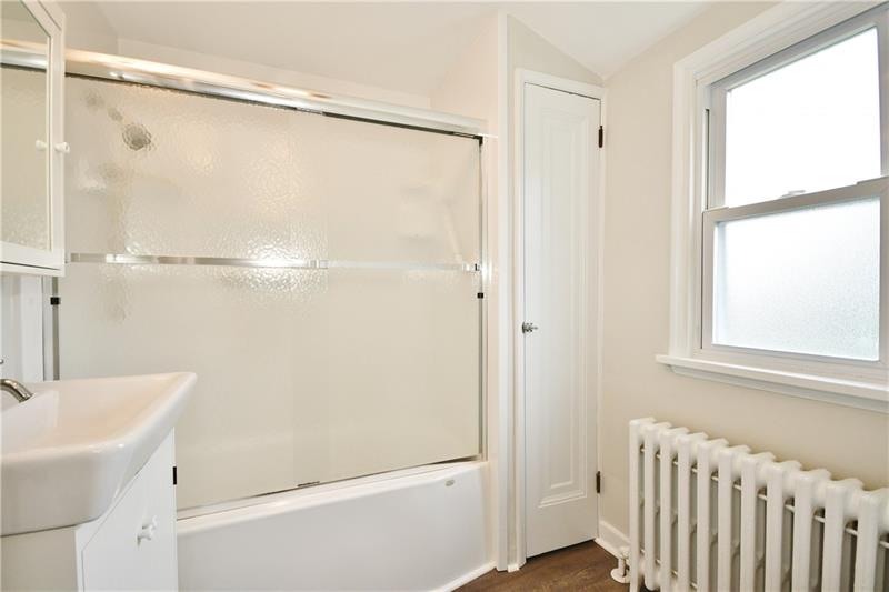 902 Agnew Road Pittsburgh, PA 15227 - Photo 18 of 25