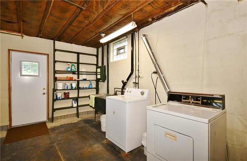 902 Agnew Road Pittsburgh, PA 15227 - Photo 23 of 25