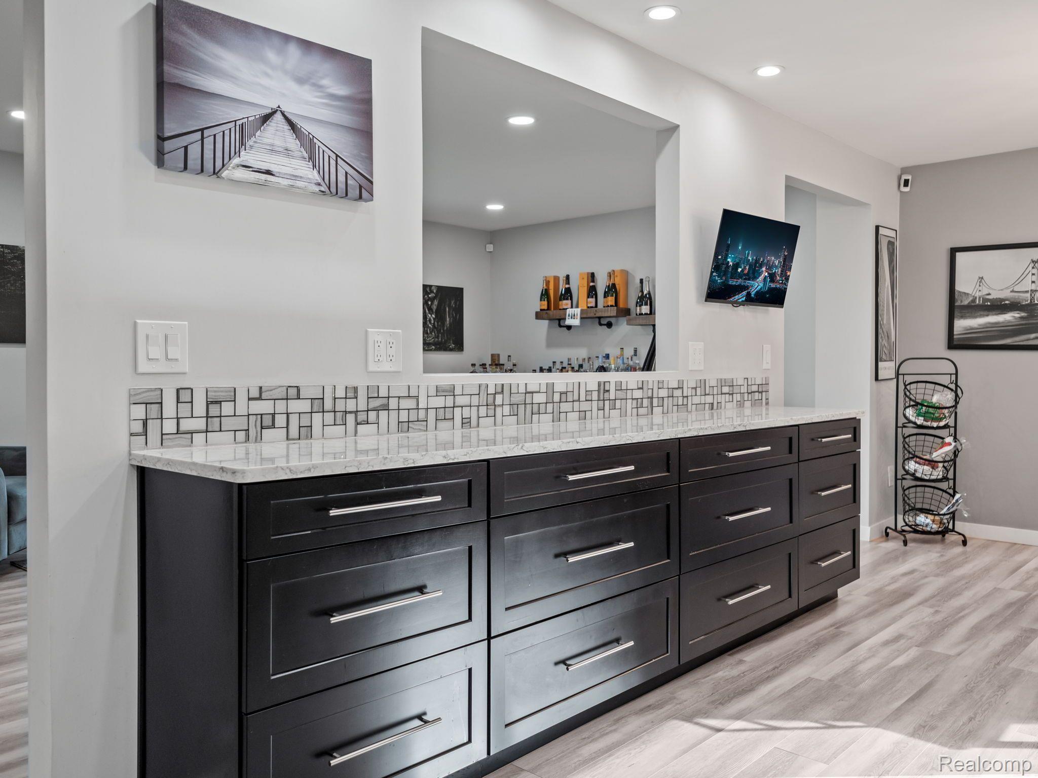 43447 Applewood Road Canton, MI 48188 - Photo 14 of 32 Kitchen