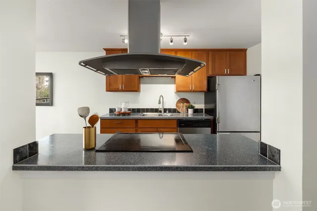 $365,000 | 1730 Taylor Avenue North, Unit 409, Seattle, WA 98109