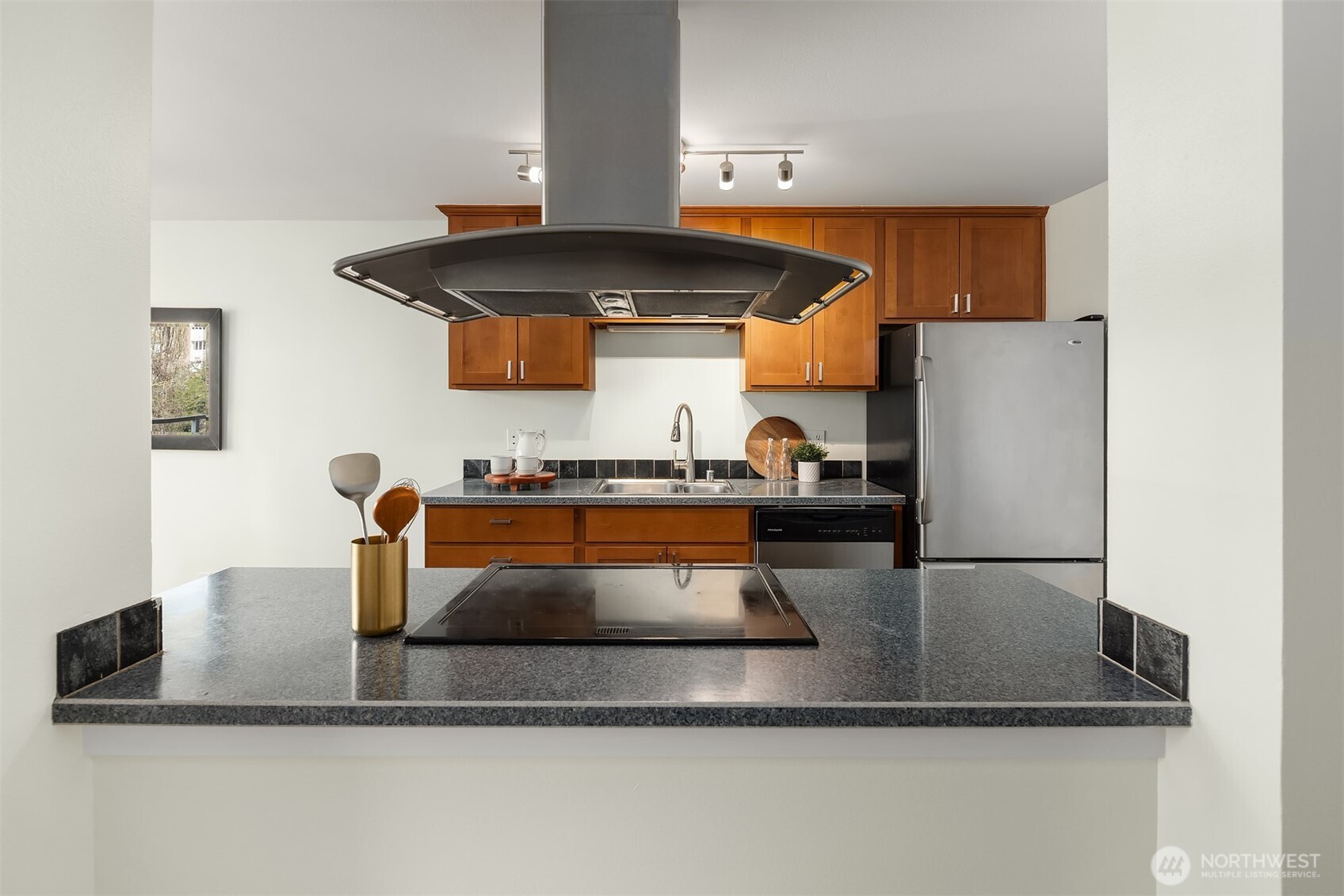 1730 Taylor Avenue North, Unit 409 Seattle, WA 98109 - Photo 6 of 22