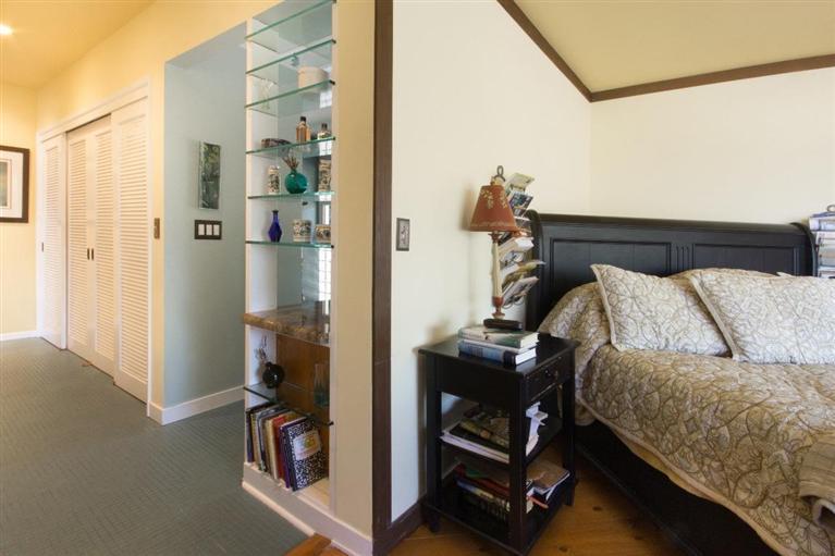 1131 Heatherside Road Pasadena, CA 91105 - Photo 26 of 44 a living room with furniture and a flat screen tv