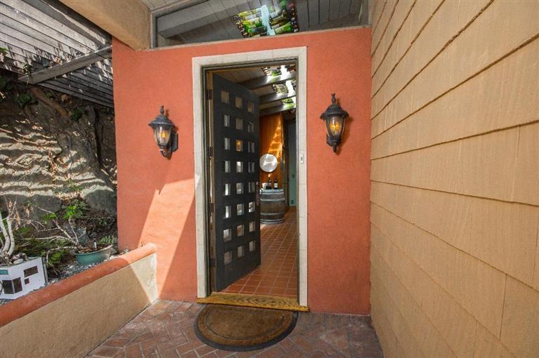 1131 Heatherside Road Pasadena, CA 91105 - Photo 5 of 44