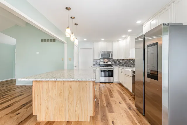 $380,000 | 6610 Leupold Lane, Plainfield, IL 60586