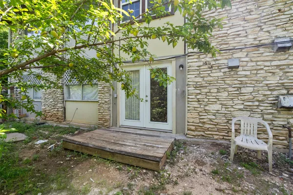 $1,295 | 2501 Manor Circle, Unit B, Austin, TX 78723