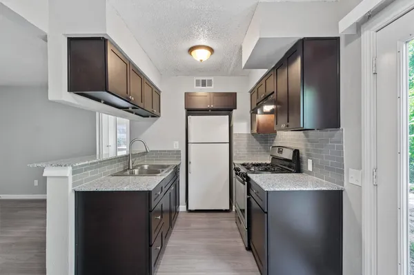 $1,295 | 2501 Manor Circle, Unit B, Austin, TX 78723