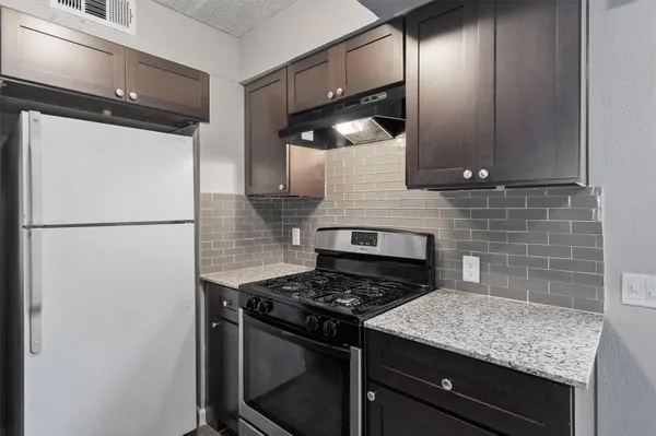 $1,295 | 2501 Manor Circle, Unit B, Austin, TX 78723