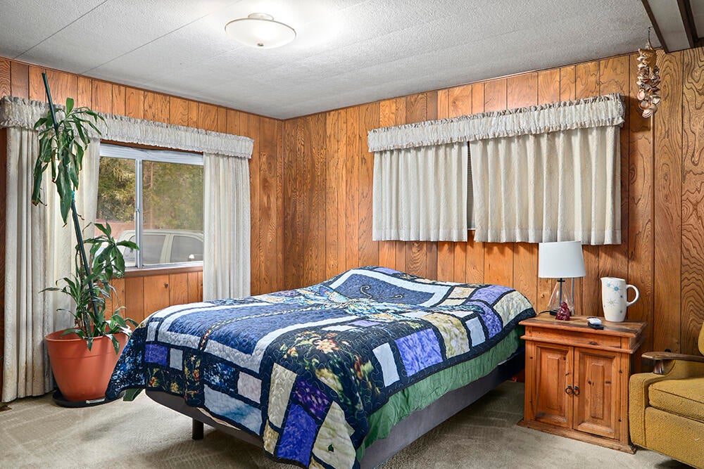 6511 Tunnel Loop Road Grants Pass, OR 97526 - Photo 10 of 28 11