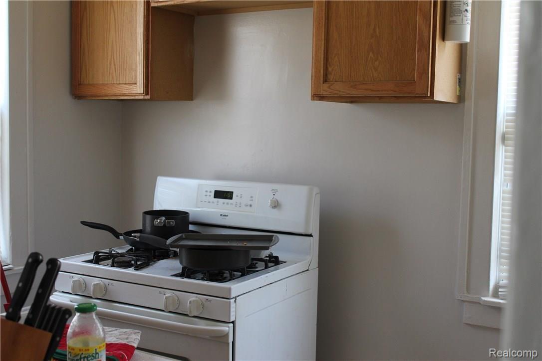 6086 Evergreen Road Detroit, MI 48228 - Photo 7 of 16 IMG_0779.JPG