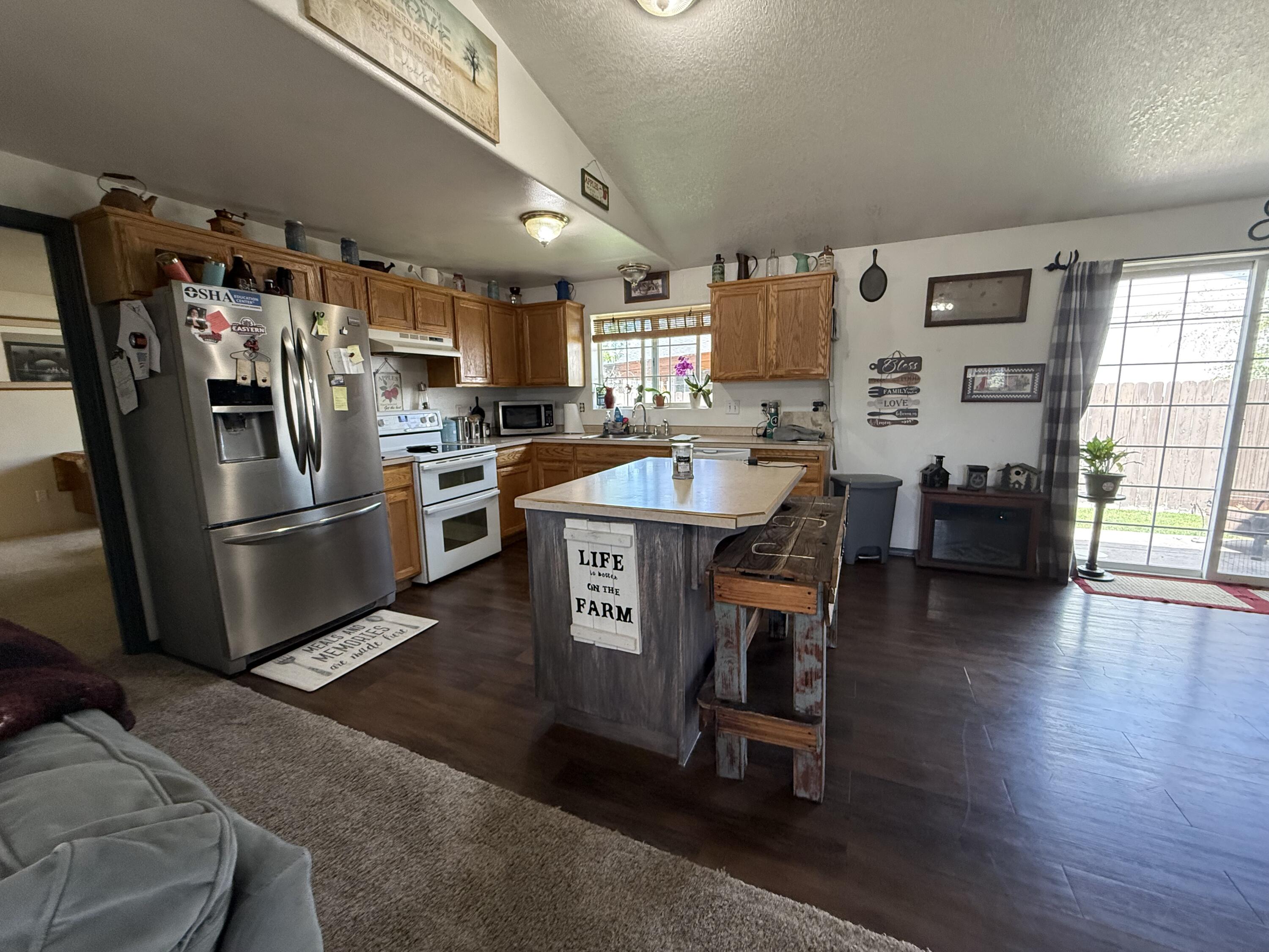 2329 Northeast Yellowpine Road Prineville, OR 97754 - Photo 12 of 30