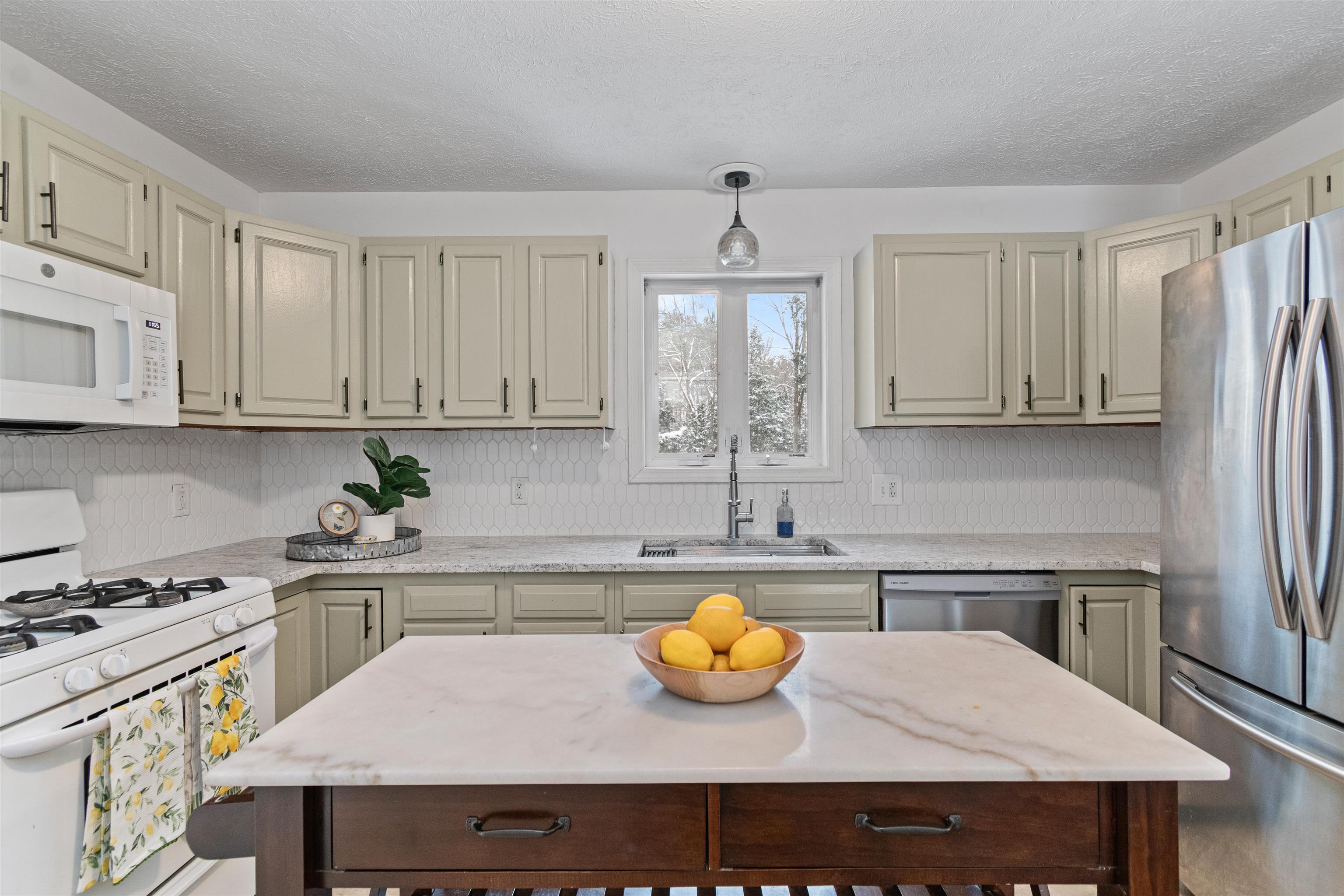 30 Sammanikki Circle Milton, VT 05468 - Photo 9 of 49