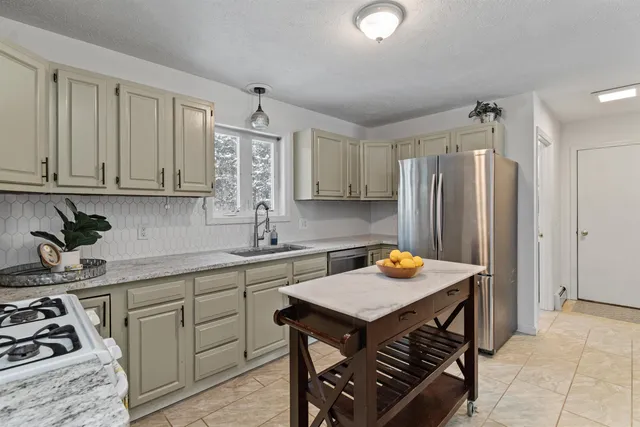 $499,000 | 30 Sammanikki Circle, Milton, VT 05468