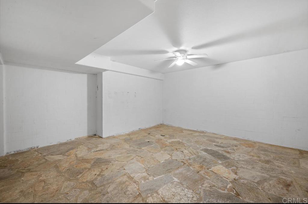 4009 Pala Mesa Oaks Drive Fallbrook, CA 92028 - Photo 24 of 45 a view of a big room with fan