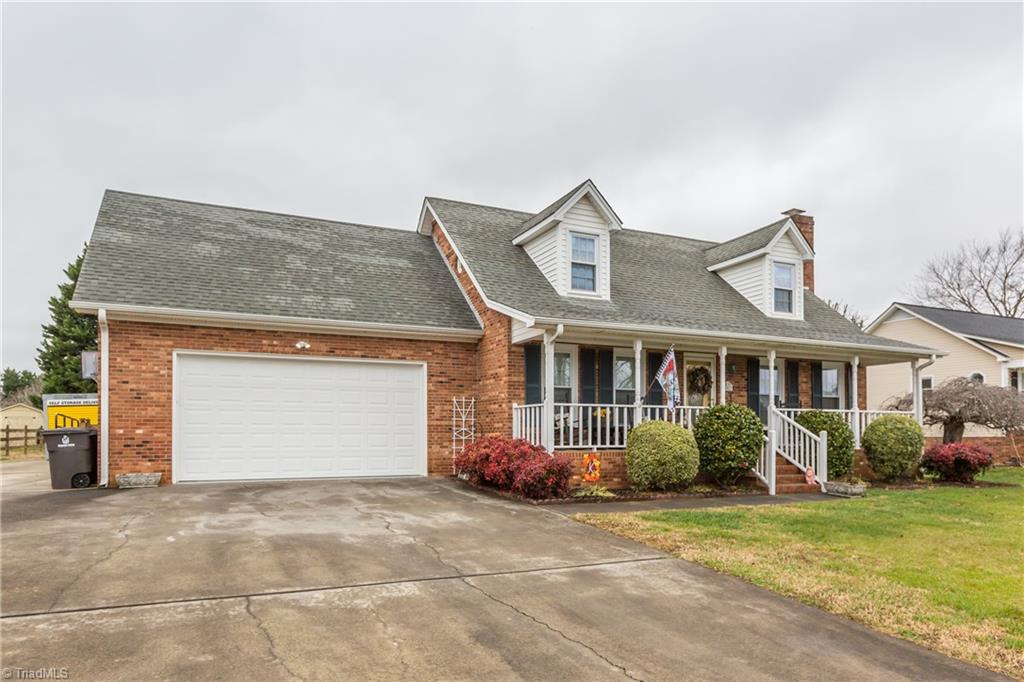 548 Adams Gate Road Winston-Salem, NC 27107 - Photo 2 of 41 Gallery Image 2