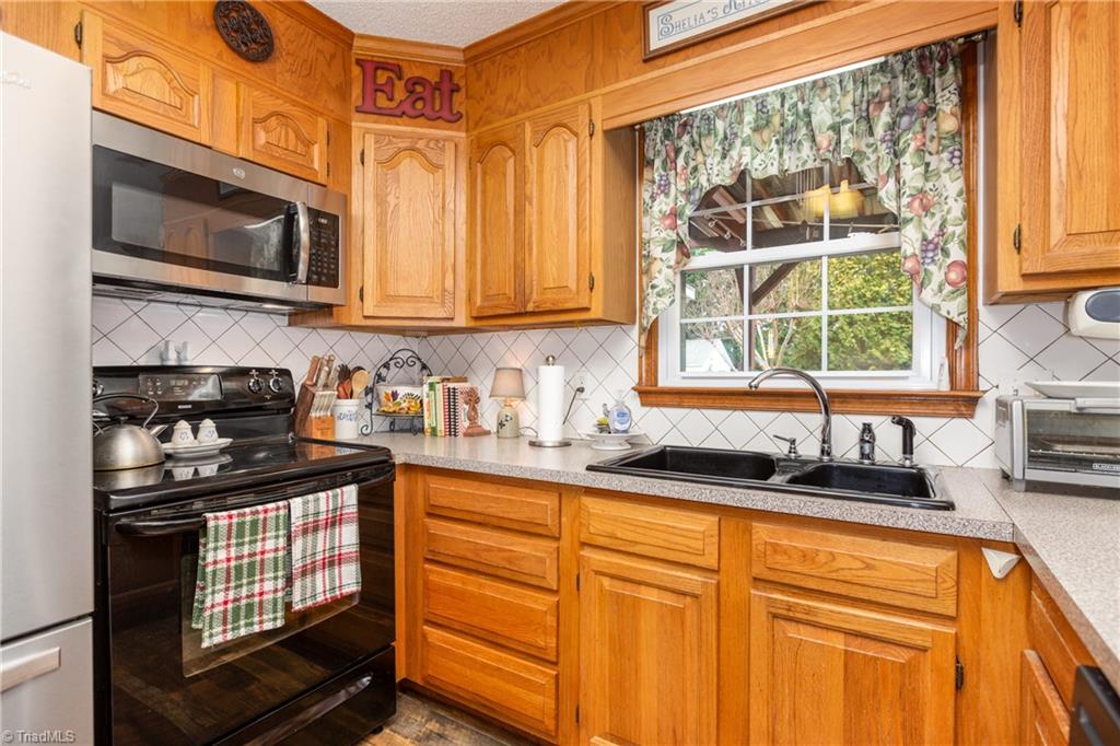 548 Adams Gate Road Winston-Salem, NC 27107 - Photo 12 of 41 Gallery Image 12