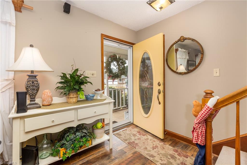 548 Adams Gate Road Winston-Salem, NC 27107 - Photo 4 of 41 Gallery Image 4