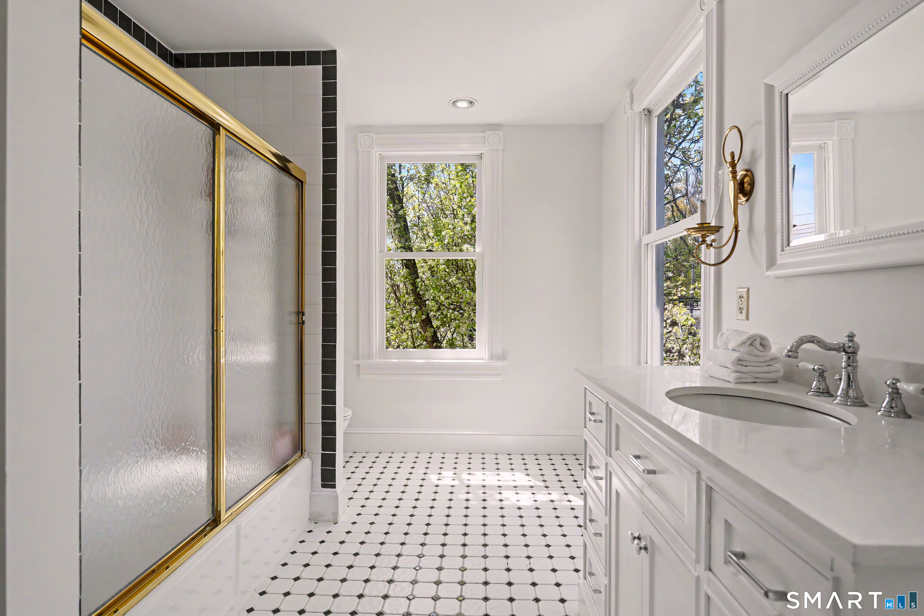 462 Riverside Avenue Westport, CT 06880 - Photo 27 of 36 Second Floor Hallway bathroom