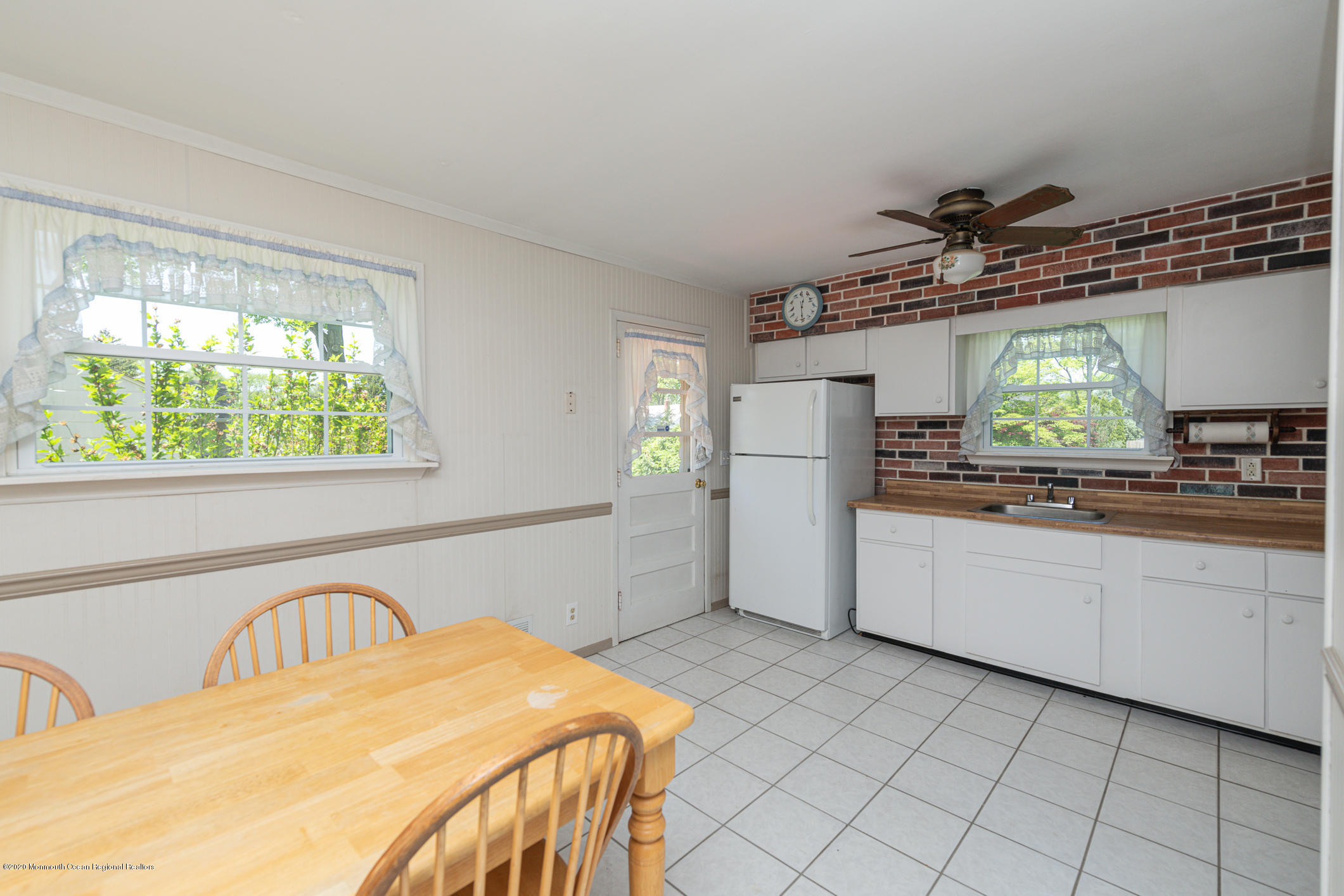 10 Mayfair Road Holmdel, NJ 07733 - Photo 7 of 13 Kitchen