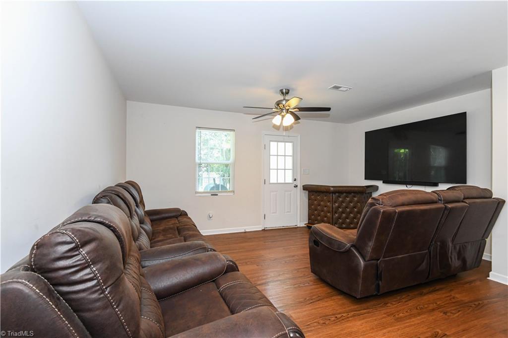 3203 Loftyview Drive High Point, NC 27260 - Photo 10 of 31