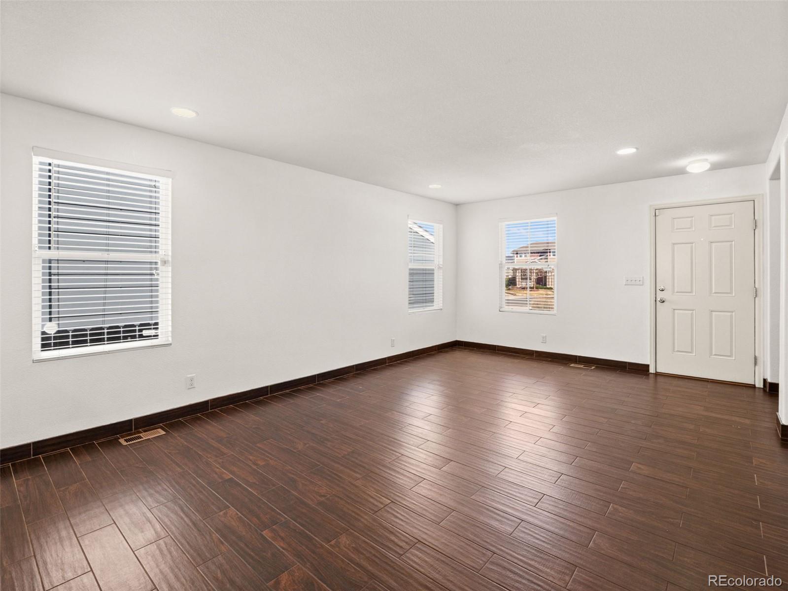 5383 Lewiston Street Denver, CO 80239 - Photo 6 of 27