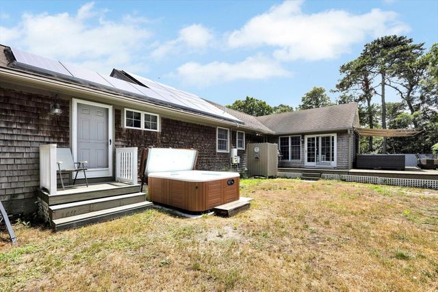 a front view of house with yard