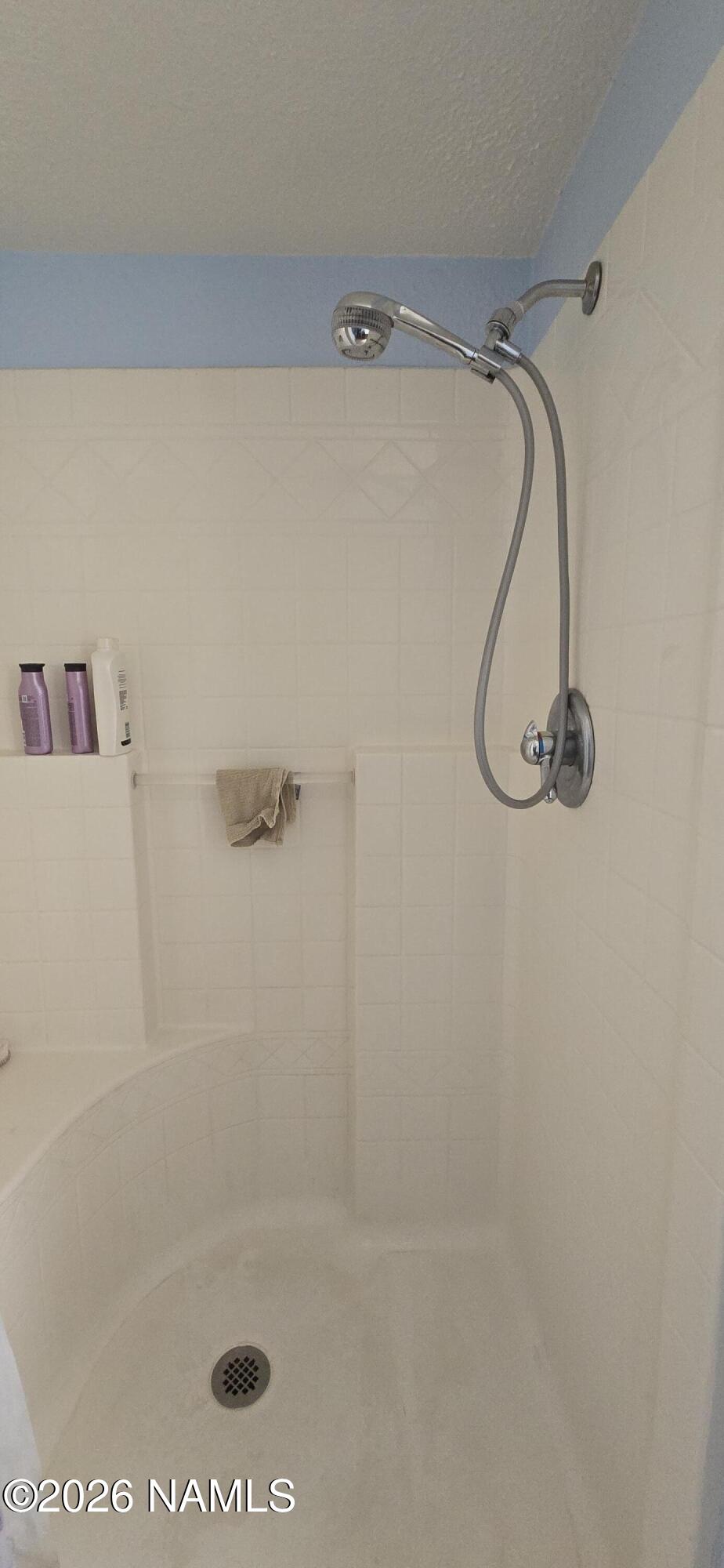 2795 Poppy Road Ash Fork, AZ 86320 - Photo 18 of 56 a bathroom with a shower