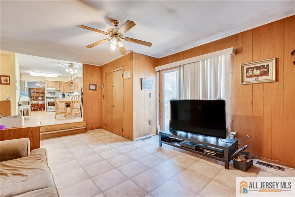 575 Grove Avenue Edison, NJ 08820 - Photo 16 of 37