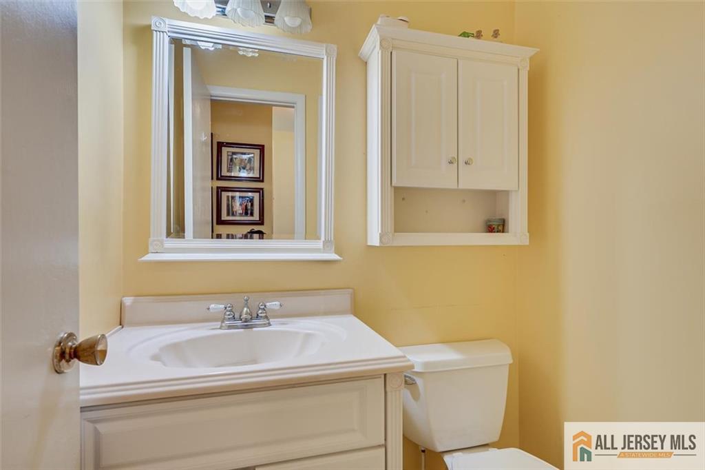 575 Grove Avenue Edison, NJ 08820 - Photo 17 of 37