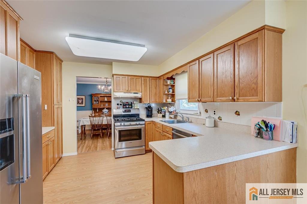 575 Grove Avenue Edison, NJ 08820 - Photo 20 of 37