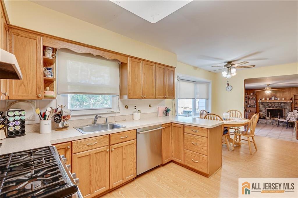 575 Grove Avenue Edison, NJ 08820 - Photo 22 of 37