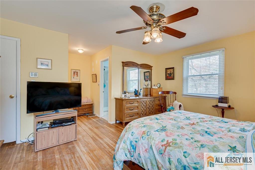 575 Grove Avenue Edison, NJ 08820 - Photo 26 of 37