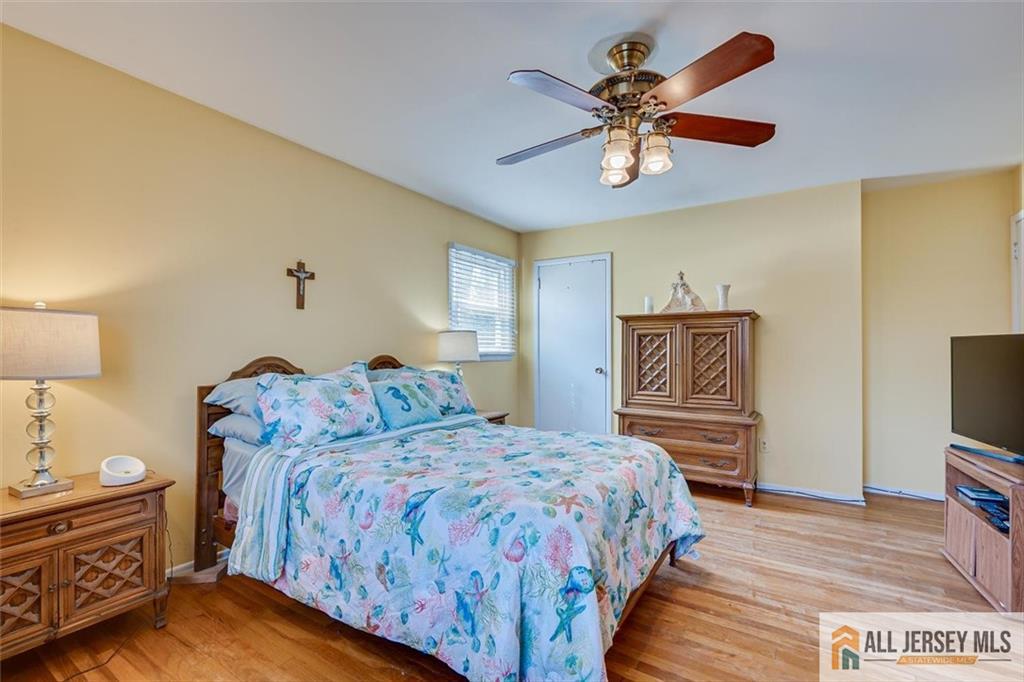 575 Grove Avenue Edison, NJ 08820 - Photo 27 of 37