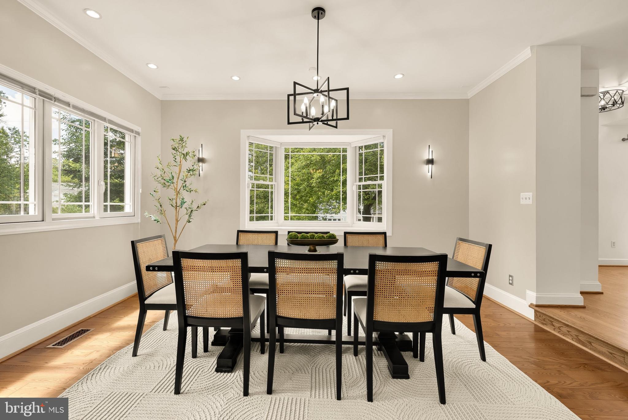 4717 Edgefield Road Bethesda, MD 20814 - Photo 5 of 32