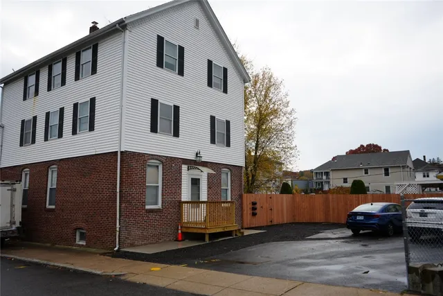 $1,650 | 13 Tweed Street, Unit 3, Cranston, RI 02920