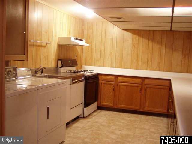 636 Nottingham Way Red Lion, PA 17356 - Photo 16 of 25 Gallery Image 16