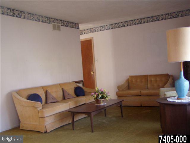 636 Nottingham Way Red Lion, PA 17356 - Photo 5 of 25 Gallery Image 5