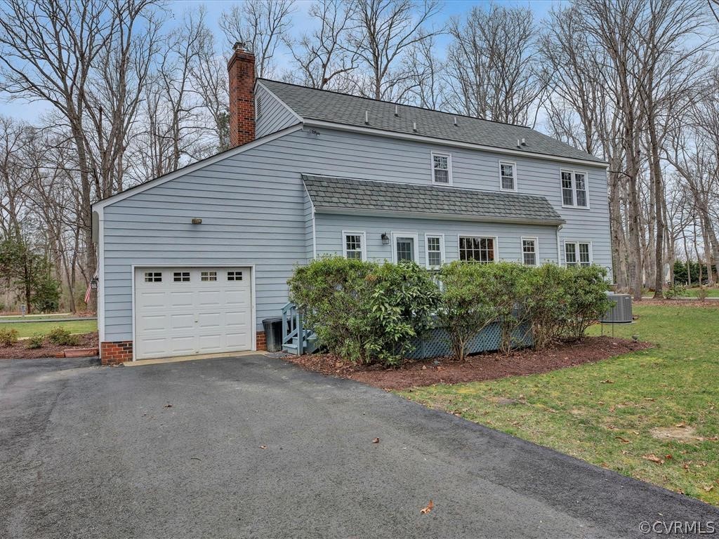 2251 Winterfield Road Midlothian, VA 23113 - Photo 24 of 27 a view of a house with a outdoor space