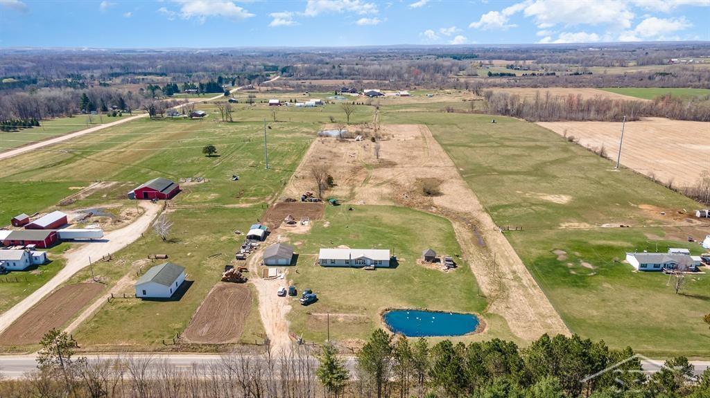 1864 South Bard Road Gladwin, MI 48624 - Photo 5 of 20