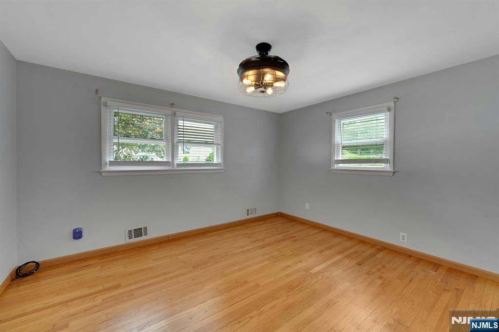451 Chestnut Street Nutley, NJ 07110 - Photo 16 of 33