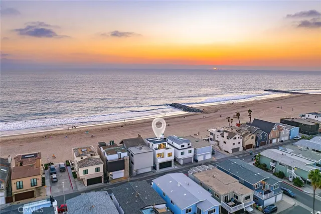 a view of a terrace with sky view
