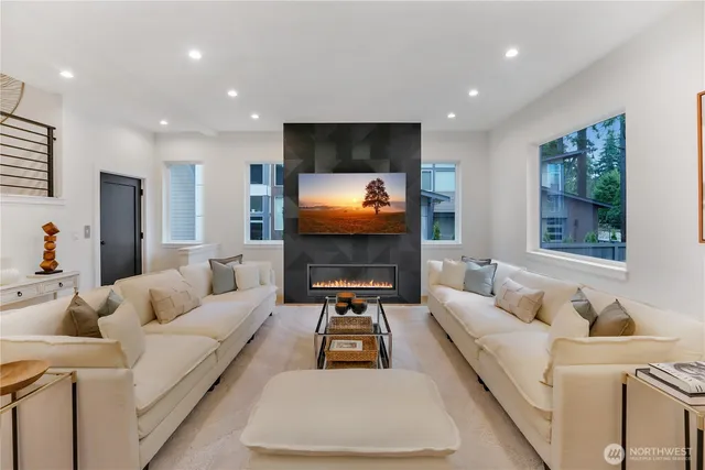 $3,699,000 | 12226 Northeast 70th Street, Kirkland, WA 98033