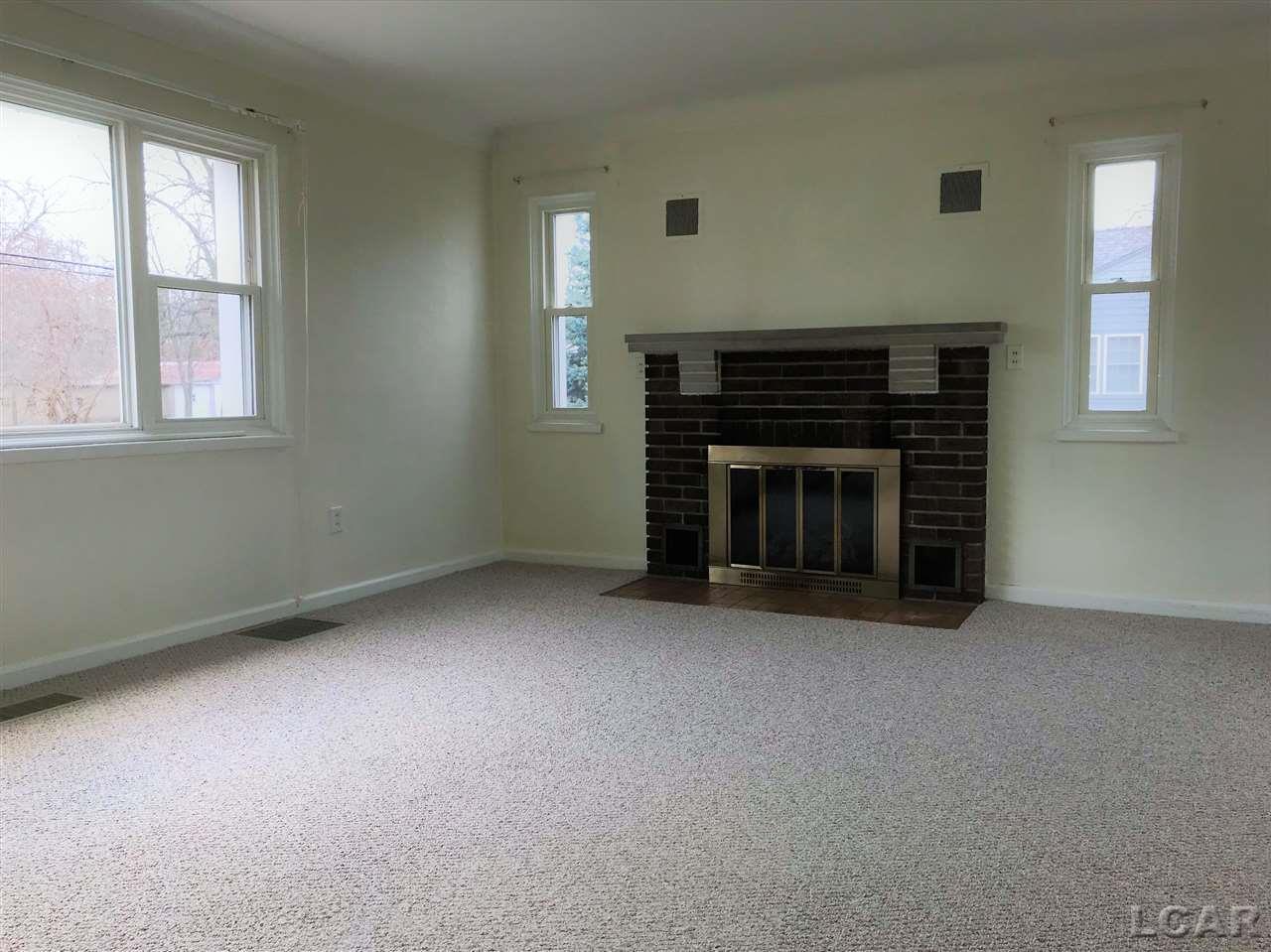 6326 Palmyra Road Palmyra, MI 49268 - Photo 5 of 22 Living Room
