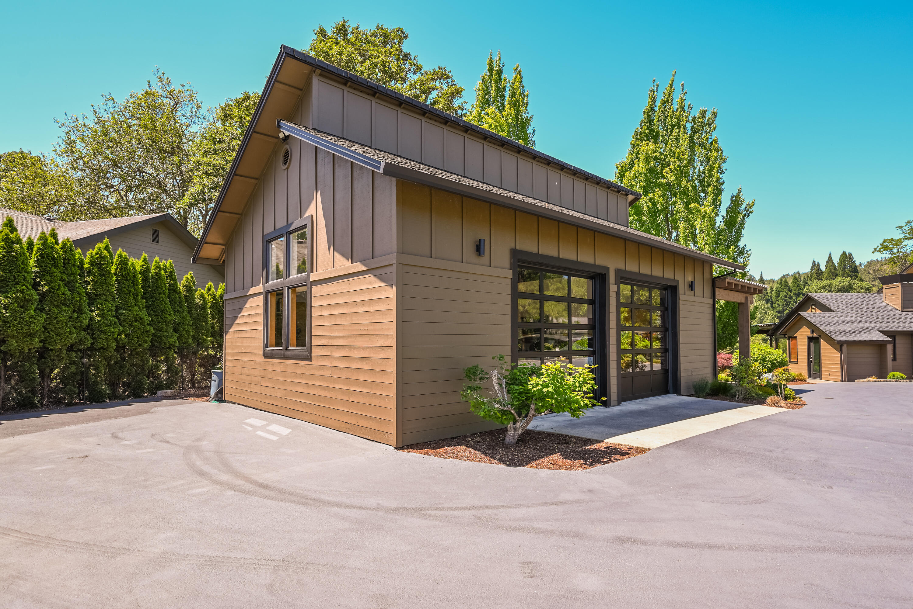 2546 Fisher Road Roseburg, OR 97471 - Photo 48 of 59 Studio + First Garage