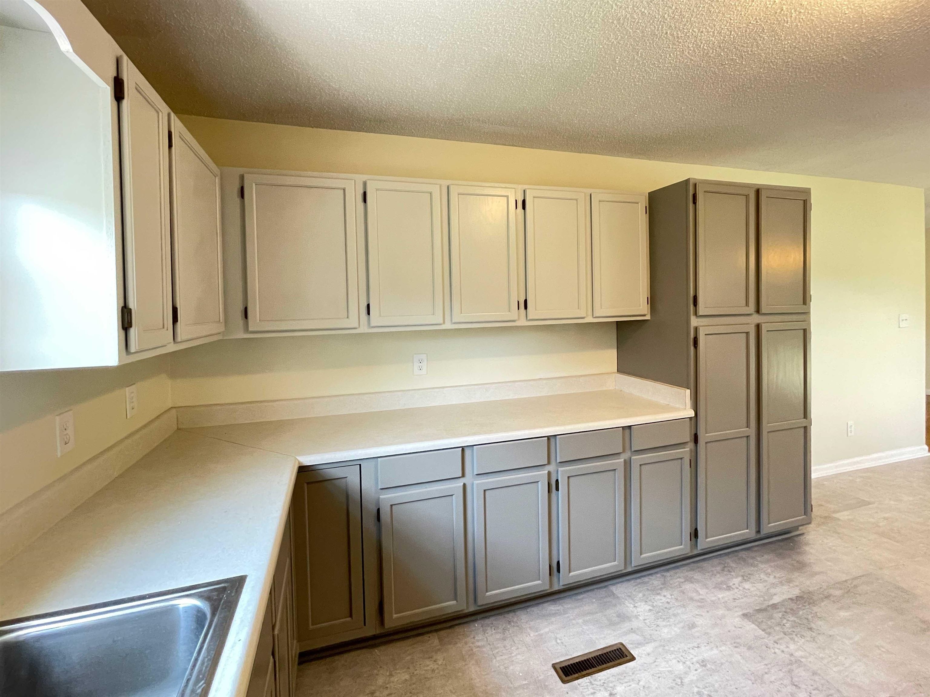 1381 Fairfield Road Chesnee, SC 29323 - Photo 7 of 26